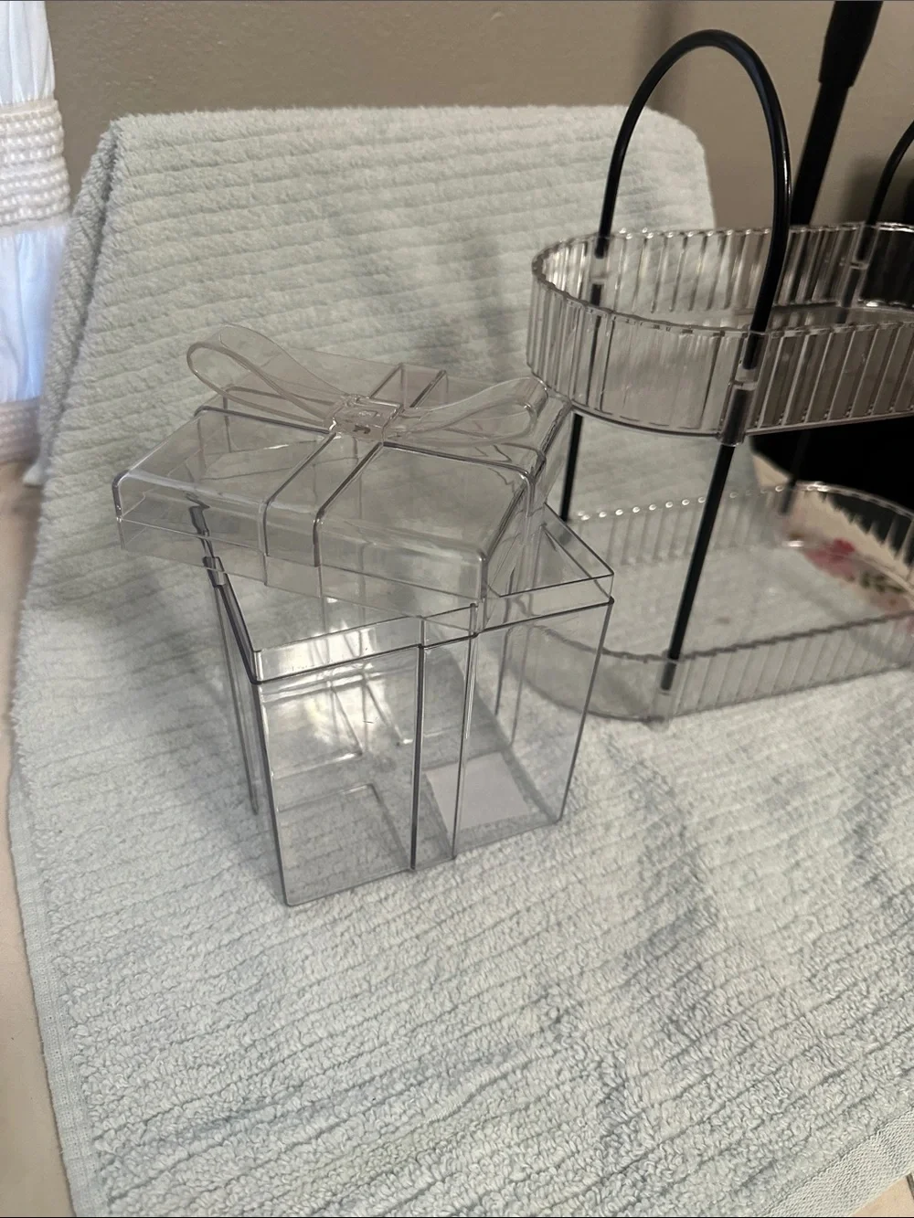 Clear Acrylic Two-Tier Bathroom Organizer and Accessory Holder - Clear NWT